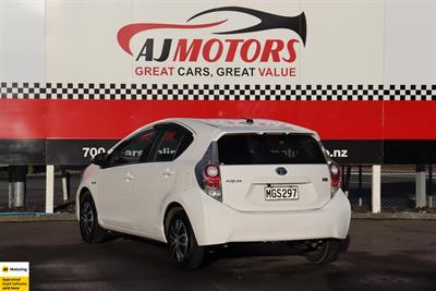 2014 Toyota Aqua - Thumbnail