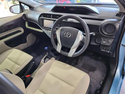 2012 Toyota Aqua - Thumbnail