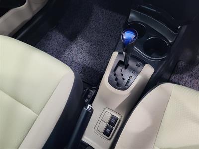 2012 Toyota Aqua - Thumbnail
