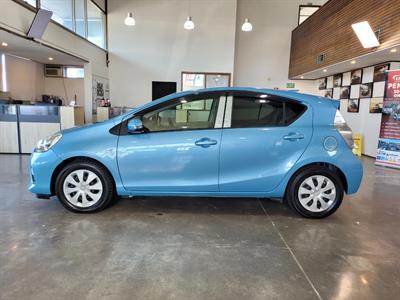 2012 Toyota Aqua - Thumbnail