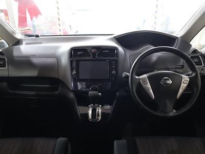 2016 Nissan Serena - Thumbnail