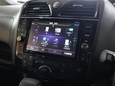 2016 Nissan Serena - Thumbnail
