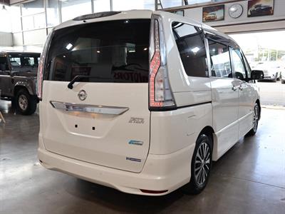 2016 Nissan Serena - Thumbnail