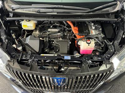 2015 Toyota Esquire - Thumbnail