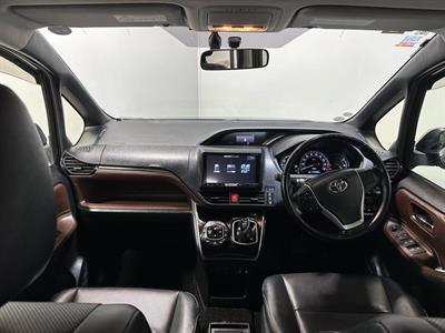 2015 Toyota Esquire - Thumbnail