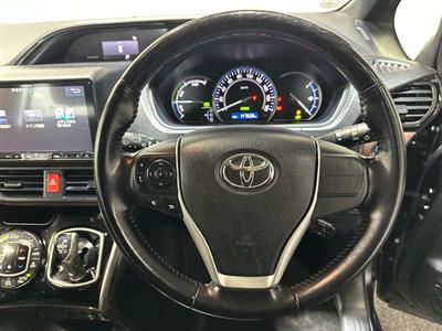 2015 Toyota Esquire - Thumbnail