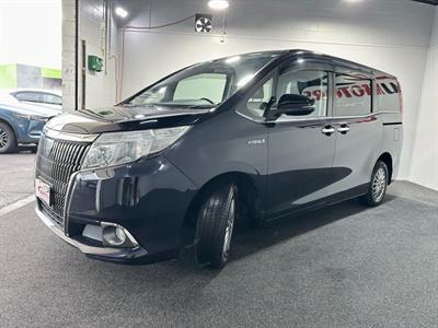 2015 Toyota Esquire - Thumbnail