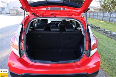 2016 Toyota Aqua - Thumbnail