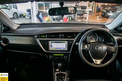 2014 Toyota Auris - Thumbnail