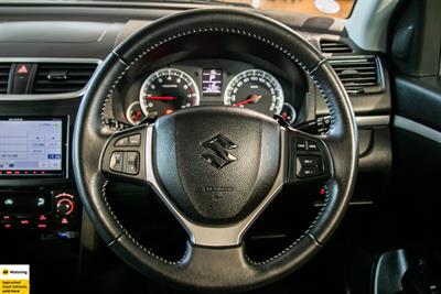 2014 Suzuki Swift - Thumbnail