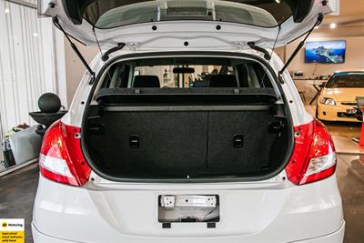 2014 Suzuki Swift - Thumbnail