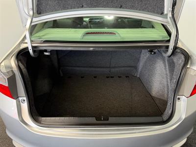 2017 Honda Grace - Thumbnail