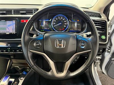 2017 Honda Grace - Thumbnail