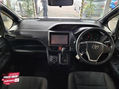 2014 Toyota Voxy - Thumbnail
