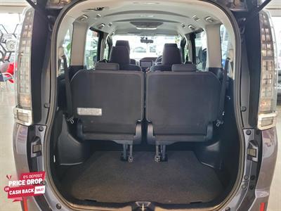 2014 Toyota Voxy - Thumbnail