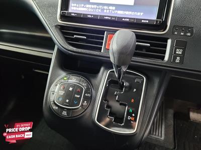 2014 Toyota Voxy - Thumbnail