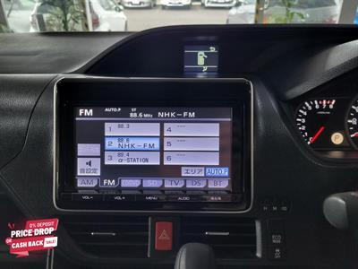 2014 Toyota Voxy - Thumbnail