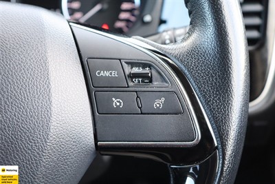 2022 Mitsubishi Outlander - Thumbnail