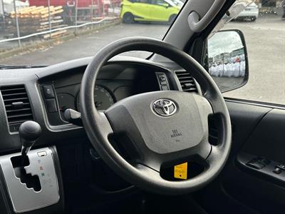 2017 Toyota Hiace - Thumbnail