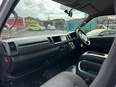 2017 Toyota Hiace - Thumbnail