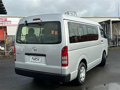 2017 Toyota Hiace - Thumbnail