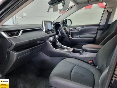 2022 Toyota RAV4 - Thumbnail