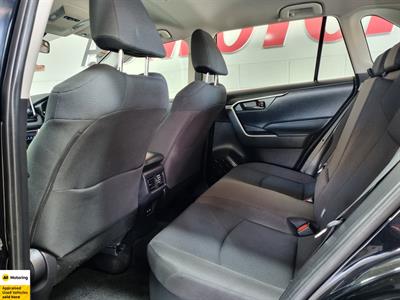 2022 Toyota RAV4 - Thumbnail