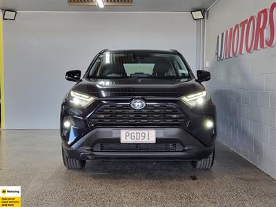 2022 Toyota RAV4 - Thumbnail