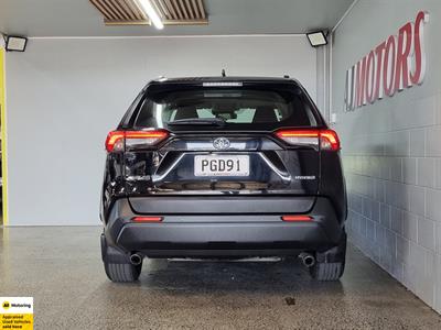2022 Toyota RAV4 - Thumbnail