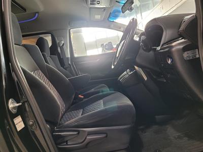 2017 Toyota Alphard - Thumbnail