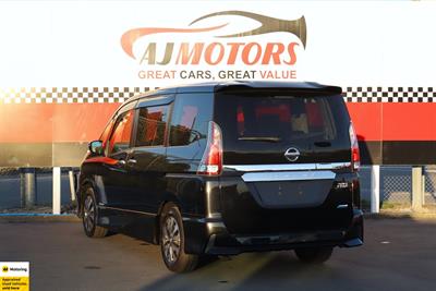 2017 Nissan Serena - Thumbnail
