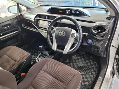 2017 Toyota Aqua - Thumbnail