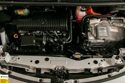 2017 Toyota Sienta - Thumbnail