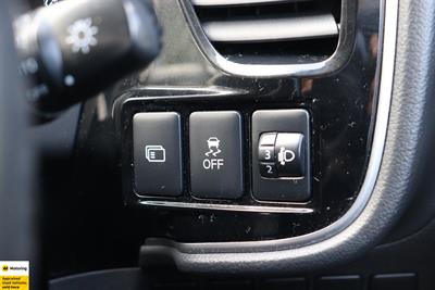 2020 Mitsubishi Outlander - Thumbnail