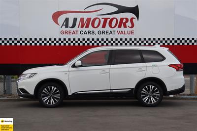 2020 Mitsubishi Outlander - Thumbnail