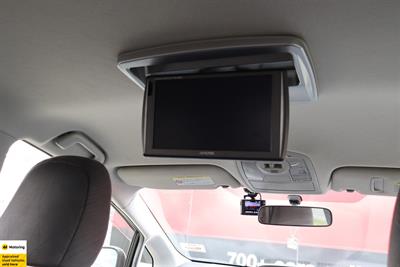 2012 Toyota Prius - Thumbnail