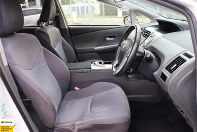 2012 Toyota Prius - Thumbnail