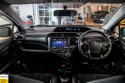2015 Toyota Aqua - Thumbnail