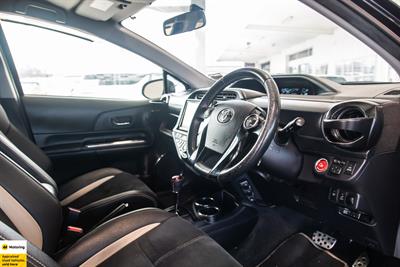 2015 Toyota Aqua - Thumbnail