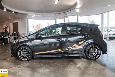 2015 Toyota Aqua - Thumbnail
