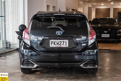 2015 Toyota Aqua - Thumbnail