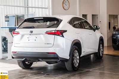 2016 Lexus NX 300h - Thumbnail