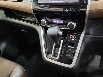 2018 Nissan Serena - Thumbnail