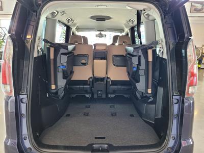 2018 Nissan Serena - Thumbnail