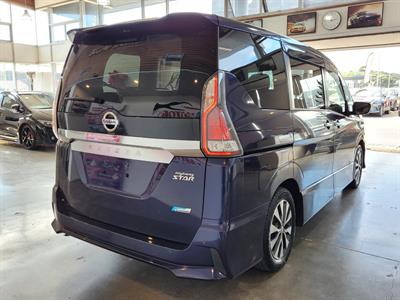 2018 Nissan Serena - Thumbnail