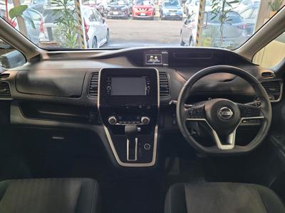 2018 Nissan Serena - Thumbnail
