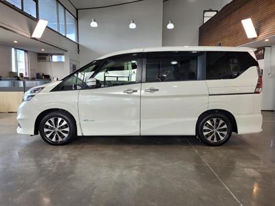 2018 Nissan Serena - Thumbnail