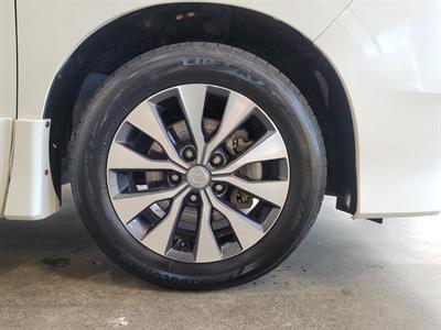 2018 Nissan Serena - Thumbnail