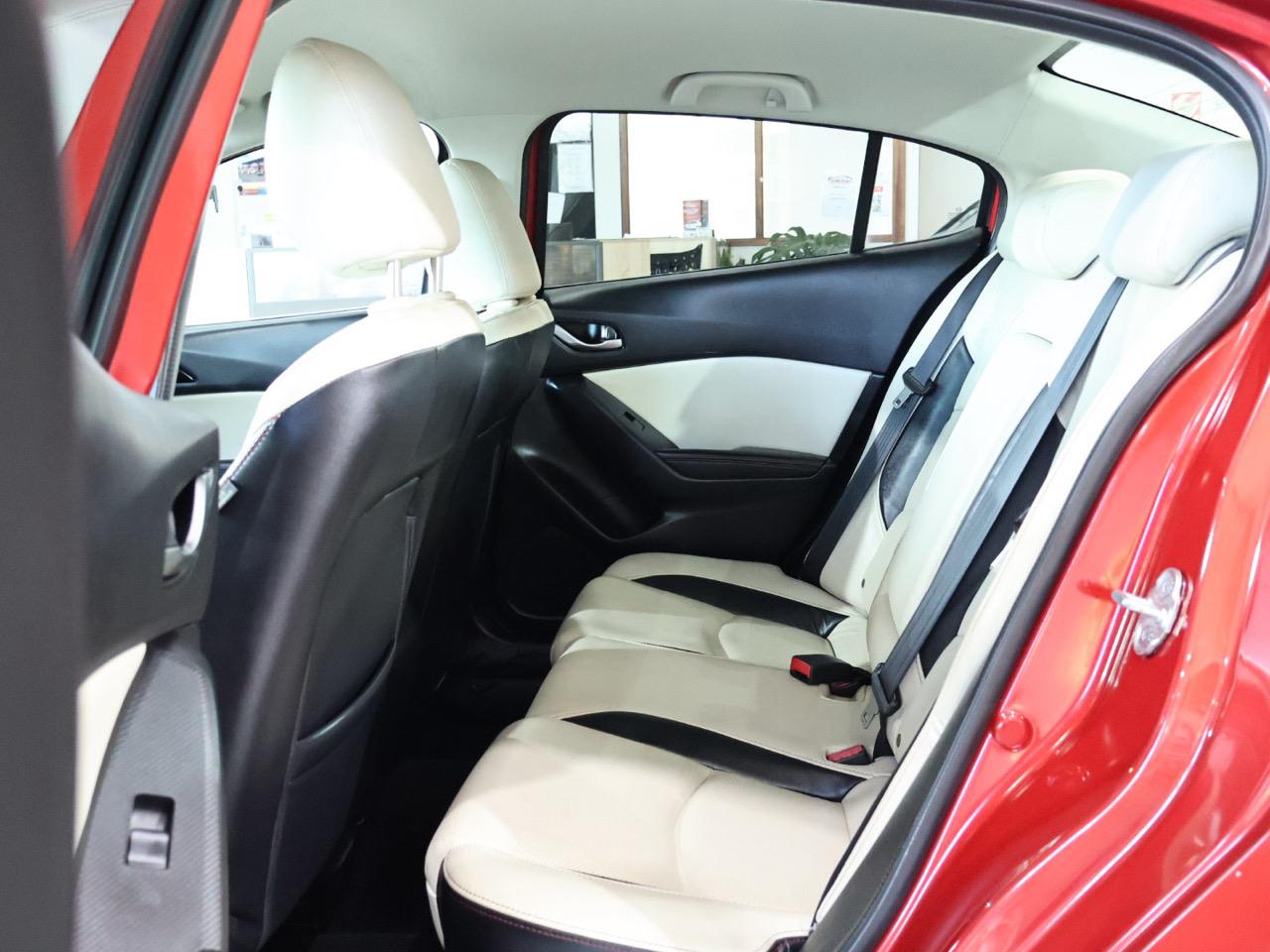 2014 Mazda Axela