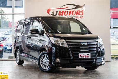 2014 Toyota Noah - Thumbnail